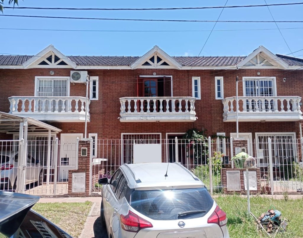 EXCELENTE DUPLEX EN BERAZATEGUI image 1