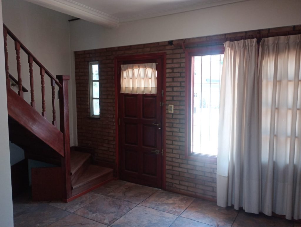 EXCELENTE DUPLEX EN BERAZATEGUI image 3