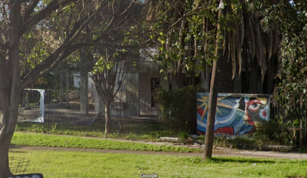 CASA QUINTA A RECICLAR SOBRE RUTA 2 EN FLORENCIO VARELA image 2