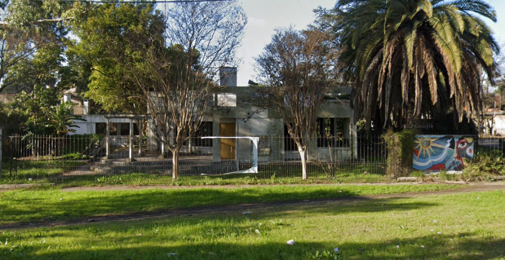 CASA QUINTA A RECICLAR SOBRE RUTA 2 EN FLORENCIO VARELA image 1