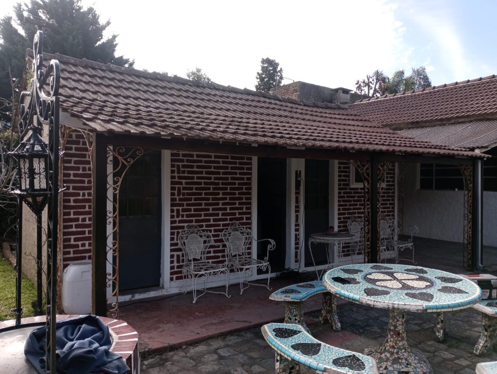 GRAN QUINTA CON PISCINA, QUINCHO Y PARRILLA EN SOURIGUES image 1