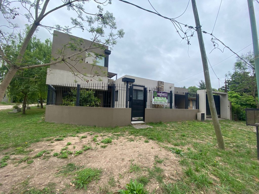 HERMOSA CASA EN ESQUINA DE RANELAGH image 1