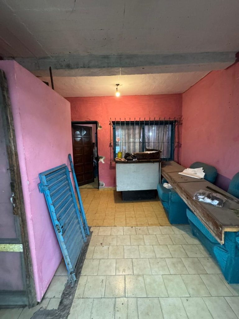 CASA A RECICLAR SOBRE VERGARA EN BERAZATEGUI image 5